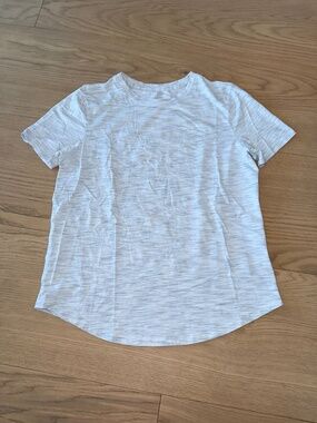 Lululemon Short sleeve tee- heathered gray - 6